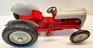 Vintage 1948 MPC Multiple Products Corp. Wind-up 1:12 Scale Ford 8N Tractor 9.5" - Picture 1 of 7