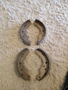 Neue Bremsbacken hinten passend für FORD TRANSIT 125 130 160 175 (MBS353) - Bild 1 von 2