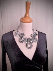 Originalissimo girocollo zigzag donna/ragazza con catena, tulle e cristalli - Foto 1 di 7