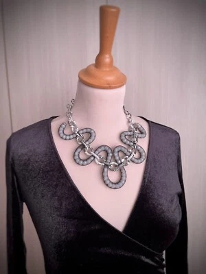 Originalissimo girocollo zigzag donna/ragazza con catena, tulle e cristalli - Immagine 1 di 4