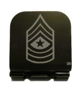 Ejército de Estados Unidos Sargento Mayor Rayas Grabado con Láser Aluminio Sombrero Clip Ala-it - Imagen 1 de 9