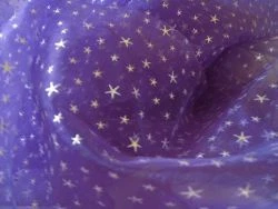 ORGANZA Stoff in LILA Sterne RELIEF Sternenhimmel Meterware Stoffe - Bild 1 von 1