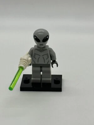 Lego Serie 6 Minifigura Bolsa Ciega: Alien Clásico (col081) Completo con Pistola Láser Foto 1 de 4