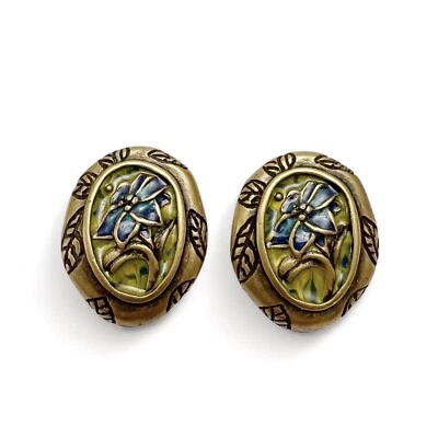 Pendientes Chico’s Esmalte Azul Verde Floral Hojas Antiguo Tono Dorado Ovalado Clip On Foto 1 de 4