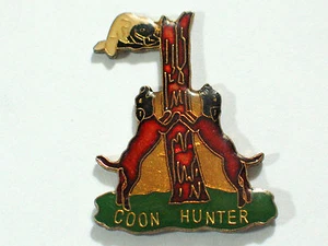 Vintage Enamel Coon Hunter Dog Pin (Ex-lg) Tie Tack - Picture 1 of 3