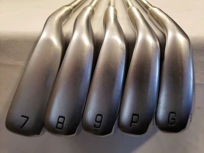 Used Mizuno JPX 925 Hot Metal HL Iron Set (7-PW, GW) 5 Irons - Graphite Senior - Image 1 of 4