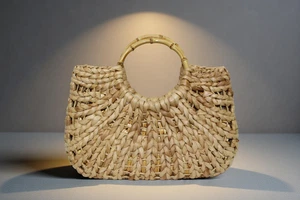 Weiße Hirsch gewebte Stroh Beuteltasche Tasche mit künstlichen Bambus Henkeln Boho Handtasche Natur - Bild 1 von 6