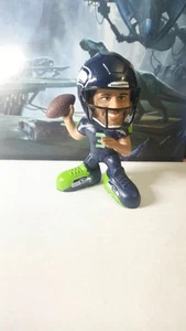 Russell Wilson 4.5" FOCO Showstomperz Bobblehead NFL Seattle Seahawks - Picture 1 of 2