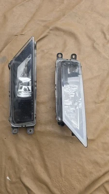 Комплект противотуманных фар для Volkswagen Tiguan 2018-2021 оригинальные  - Изображение 1 из 4