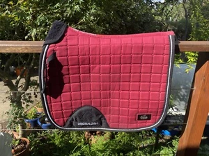 ICONIC EQUESTRIAN | 2-in-1 Dressage Saddle Pad | BAROSSA RED | FULL SIZE - Picture 1 of 11