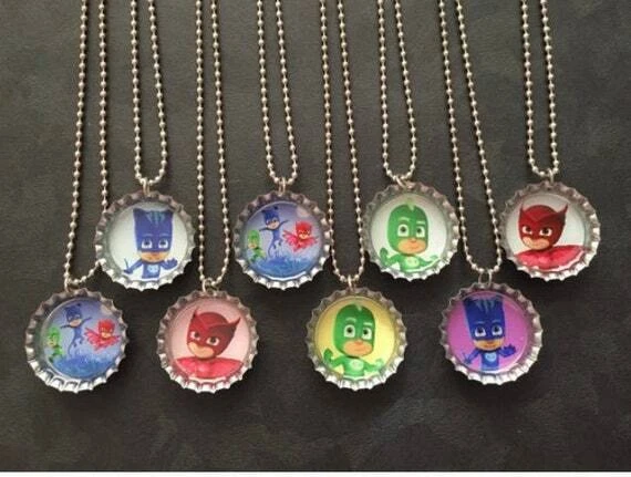 Favores de fiesta PJ MASKS collares / 8 envasados individualmente / rellenos de huevos de Pascua Foto 1 de 1
