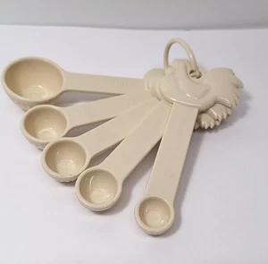 Paula Deen Rooster Plastic Nesting Rooster Chicken Measuring Spoons Set of Five - Picture 1 of 4