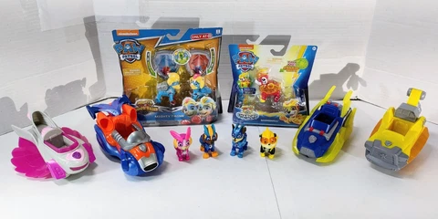 Nickelodeon PAW PATROL Mighty Pups  Charged up lot of 10 with Mighty Twins Cover