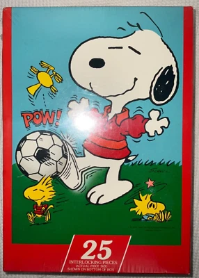 Vtg 1965 Springbok Hallmark Peanuts Snoopy Woodstock Soccer 25 pc Puzzle BK3 - Image 1 of 4