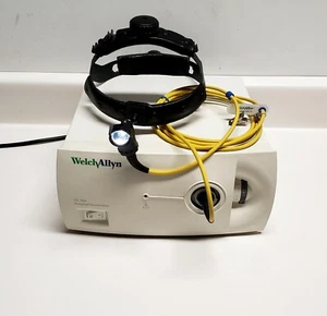 Welch Allen SFI Glasfaser Scheinwerfer mit Welch Allyn CL100 Lichtquelle - Bild 1 von 4