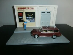 DIORAMA SIMCA 1501 SPECIAL BREAK INTERVENTION DU SERRURIER 1/43e - Foto 1 di 8