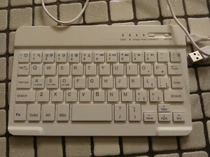 Bluetooth Wireless Keyboard - Picture 1 of 4