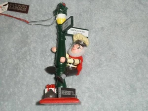  Kurt Adler Hershey's Elf Ornaments Elf on Lamp post EC - Picture 1 of 1
