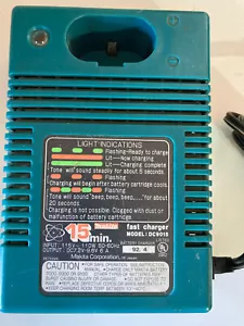 Makita caricatore rapido DC9015 15 MIN USCITA DI CARICA: INGRESSO DCC7.2V-9.6V 115V - Foto 1 di 8