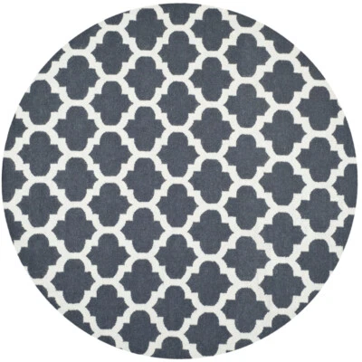SAFAVIEH Dhurries DHU623B Handwoven Blue / Ivory Rug - Image 1 of 4