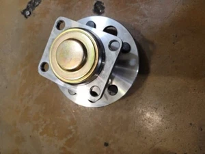 Demco Replacement Hub Assembly 04369 Tow Dolly 5 on 4.5 115 mm U-Haul Penske - Picture 1 of 3