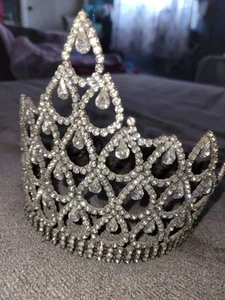 Hermoso concurso de corona vintage Pear-Adise - Imagen 1 de 9