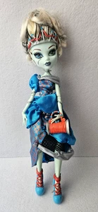 Monster High Frankie Stein Scarily Ever After Threadarella Doll 2008-9 W/ Purse - Picture 1 of 18