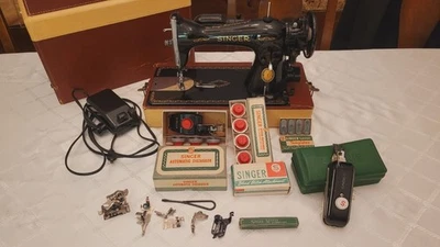 Vintage 1950s SINGER 15-91 Sewing Machine With EXTRAS - Image 1 of 4
