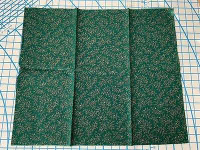 NUEVO: 1/2 yarda + 1" Algodón Vintage "VERDE BOSQUE PROFUNDO con ACEBO DORADO METÁLICO "- 45" Foto 1 de 2