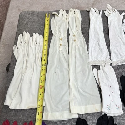 Guantes Mujer Vintage 1940’s-1960’s Lote de 11 Pares Talla Pequeña Varias Longitudes Foto 1 de 4