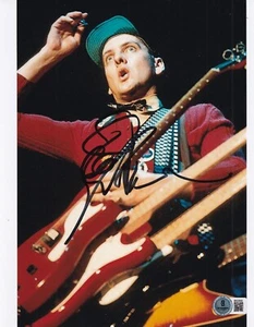 Foto firmada por RICK NIELSEN (TRUCO BARATO) Music Rock 8X10 BECKETT BAS BS22830 - Imagen 1 de 1