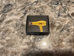 RARO Mini Marcas x Ulta Beauty- DryBar Buttercup Secador Amarillo NUEVO - Imagen 1 de 9