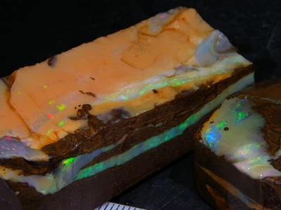 2 ópalos de roca Qld ásperos ásperos de roca ásperos de 325 quilates fuego/patrón Ironstone paquete sin precio base Foto 1 de 4