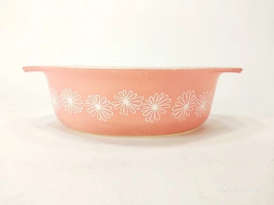 Vintage Pyrex Pink Daisy 043 1.5 QT Oval Casserole 1-1/2 Qt w/out Lid - Image 1 of 4