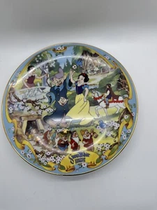 Plato de coleccionista de recuerdos musicales de Disney 1995 The Fairest One of All Blancanieves - Imagen 1 de 4