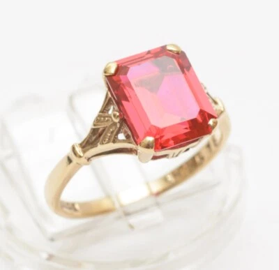 Vintage Mid Century 9ct Yellow Hallmarked Gold & Large Ruby (Lab-Created) Ring - Image 1 of 4