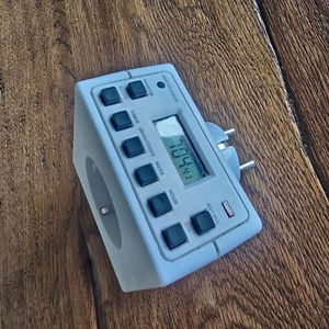 Zeitschaltuhr Digital 10 Programme MCE30G Display Schalter Timer Steckdose 11x - Bild 1 von 12