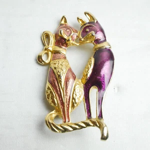 Vintage Liebhaber Siamkatzen rosa & lila emailliert goldfarben Brosche Anstecknadel - Bild 1 von 7