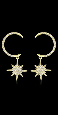 Pendientes colgantes LAB media luna y estrella chapados en oro de 14K Foto 1 de 3