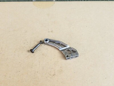 SERPENT COBRA 811 2.1 REAR ALUMINUM CHASSIS BRACE  - Image 1 of 2
