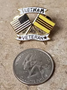 Vietnam USA Veteran Lapel Pin - Picture 1 of 3