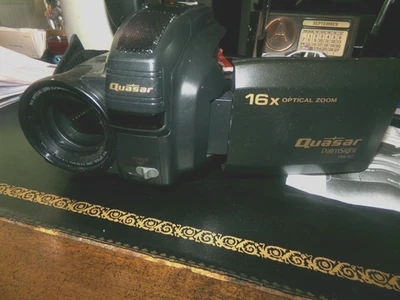 Vintage Quasar Palmcorder VML457 16X Optical Zoom CamcorderParts or repair Only. - Image 1 of 3