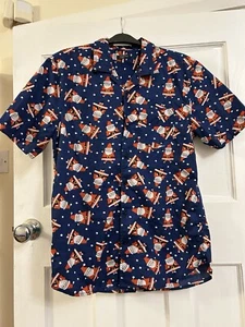 Men's Short Sleeve Christmas Navy Blue Shirt With Santas M&Co Size Small Cotton - Picture 1 of 6