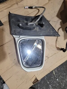 Nissan Elgrand E51 Mirror Rh With Light - Picture 1 of 4