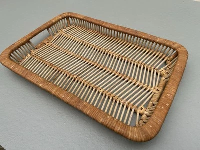 Bandeja para servir Artek Finland danesa moderna de ratán años 60 vintage 18" x 12" Foto 1 de 4