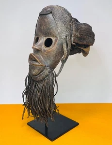 Außergewöhnliche Gunye Gä oder Gunyege Maske mit Kopfschmuck. Dan Peoples. Côte d'Ivoire. - Bild 1 von 18