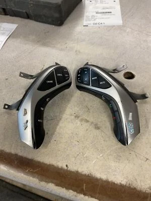 INTERRUPTOR RADIO CONTROL CRUCERO MONTADO EN RUEDA HYUNDAI ELANTRA GT 13 14 15 16 17 Foto 1 de 4