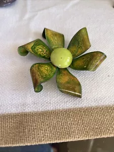 DE COLECCIÓN BROCHE FLOR MARGARITA ESPIRAL RETRO TINTE TINTE PSICODÉLICO AÑOS 60 - Imagen 1 de 4