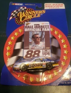 Winner's Circle 2002 Dale Jarrett #88 UPS ventola ufficiale Ford Taurus Nascar 1/64 - Foto 1 di 4