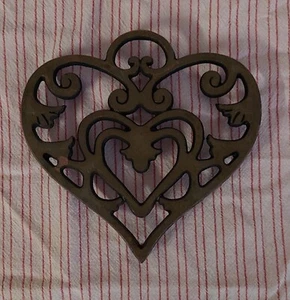 Pampered Chef 2006 Round Up From The Heart Trivet - Picture 1 of 7